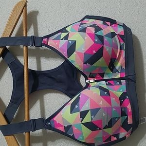 Victoria Secret Sports Bra 36D